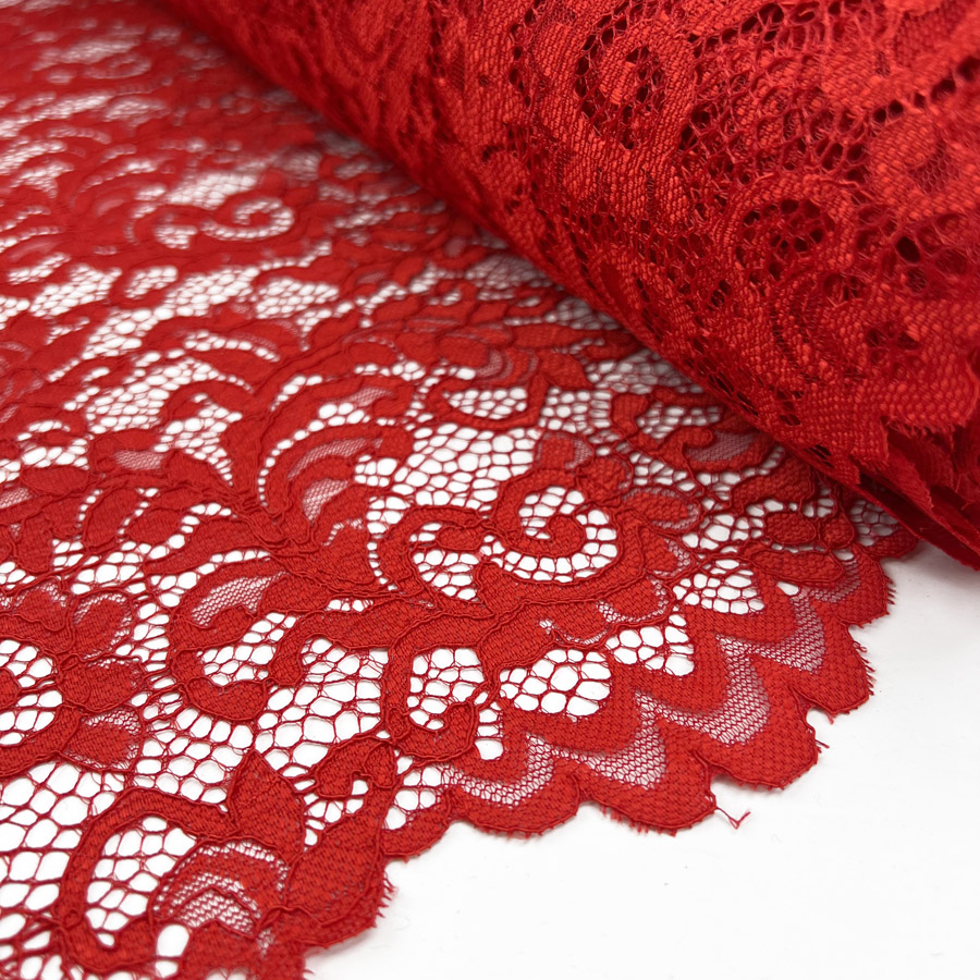 https://www.croftmill.fr/images/pictures/00-2023/12-december-2023/red_floral_dressmaking_fabric_double_scallop_lace_scarlet_roll.jpg?v=0d5ad087