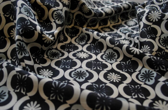 Guince Abstract Cotton Lawn Dress Fabric Navy