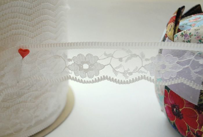 Polyester lace trim